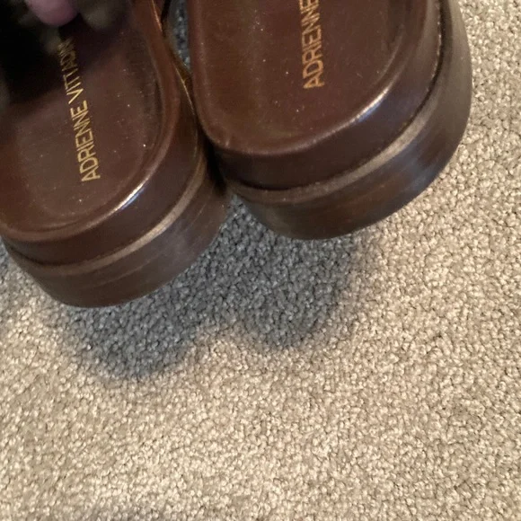 Adrienne Vittadini Crocodile Pattern Brown Slides - Picture 4 of 5